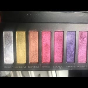 Younique Addiction Palette 5